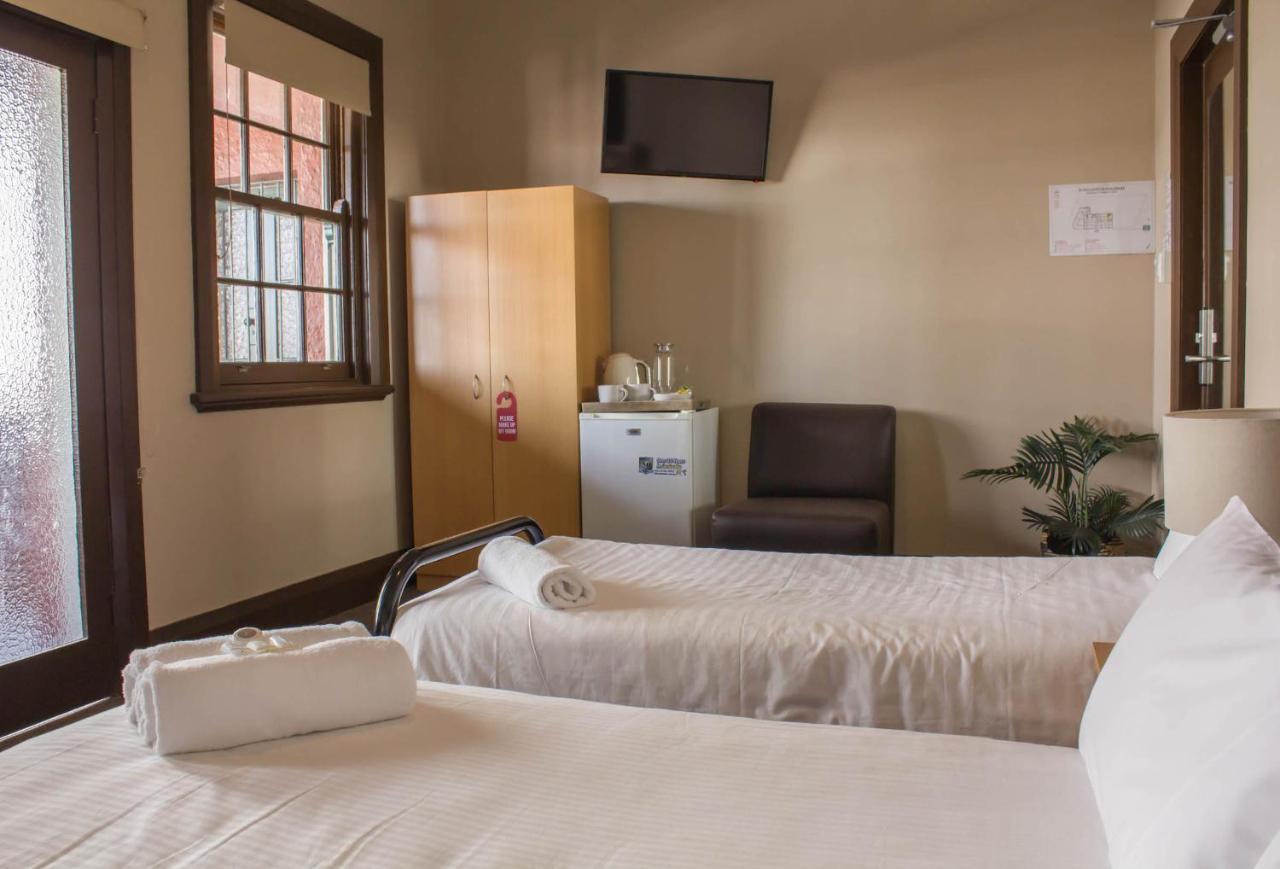 Campsie Hotel Сидни Екстериор снимка